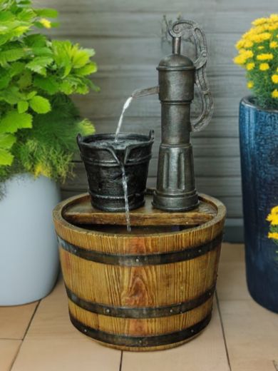 Solar Barrel with Pump Water Feature