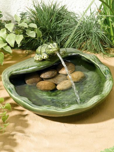 Solar Ceramic Frog Fountain Water Feature